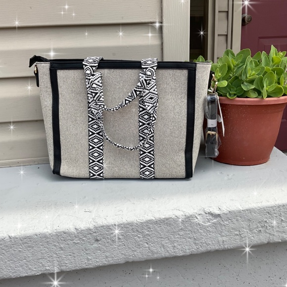 Purses - Picture 2 of 3